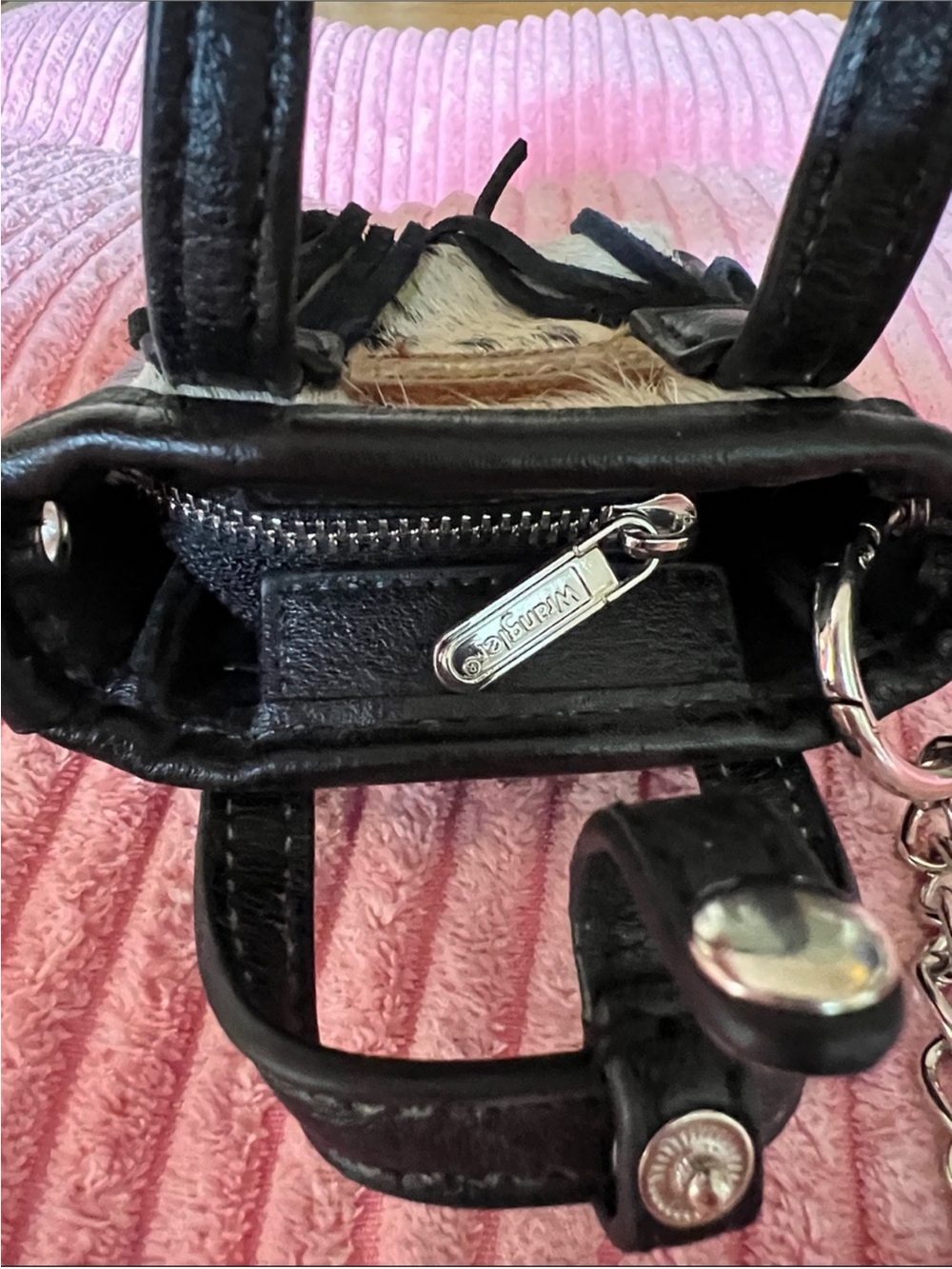 Wrangler Cowhide Mini Fringe Tote Bag Keychain - Picture 5 of 12